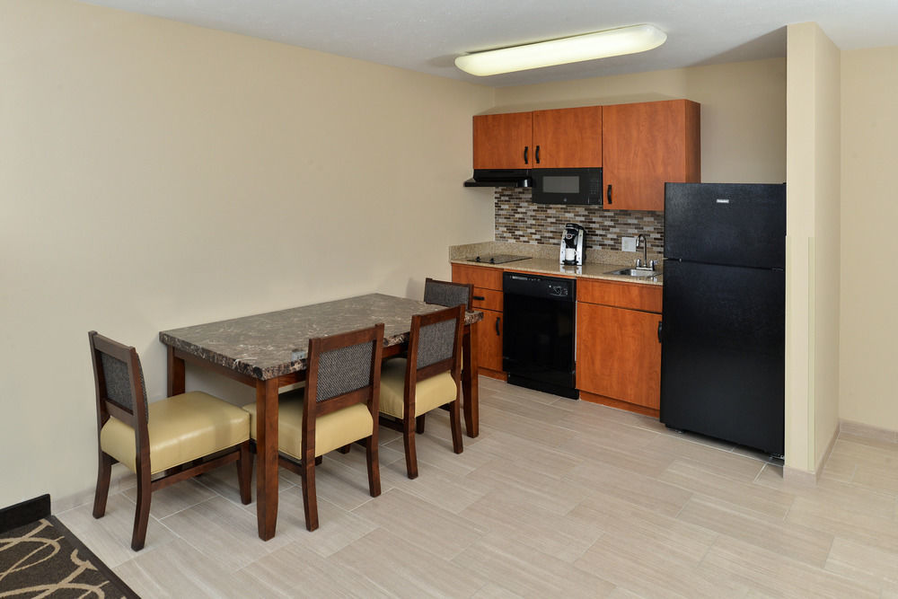 Mainstay Suites Fargo - I-94 Medical Center Exteriör bild
